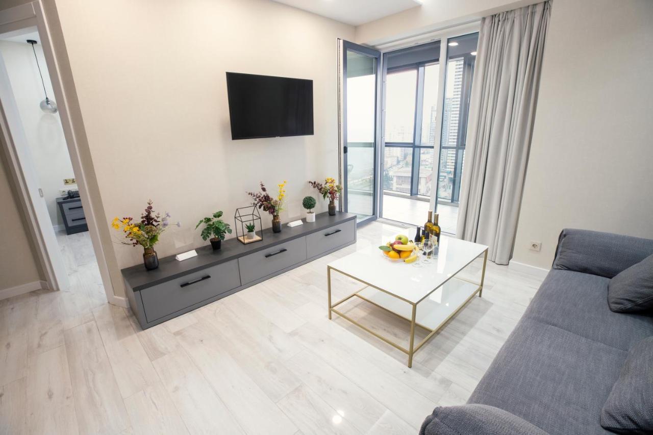 Gq Premium Apartments In Alliance Palace Batoumi Extérieur photo
